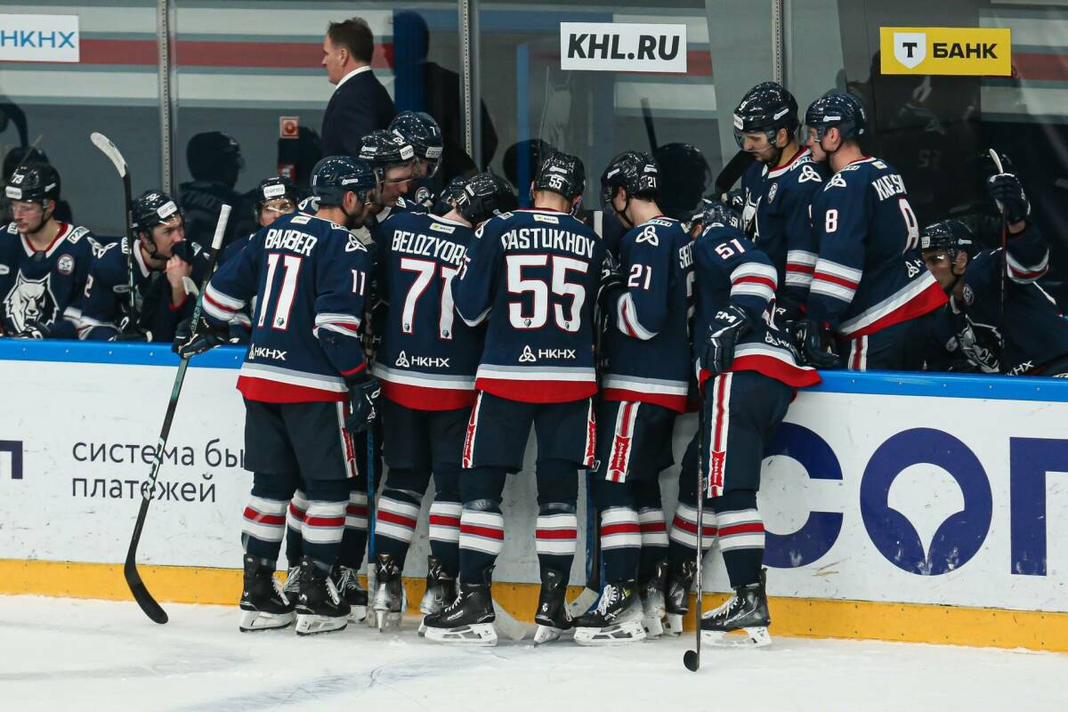 «Нефтехимик» уступил «Северстали» на своем льду