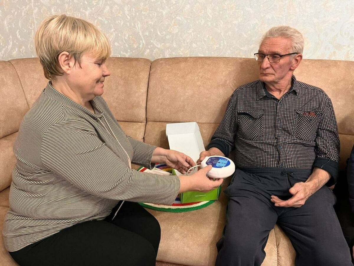 Дитя войны из Нижнекамска передало аппарат для реабилитации бойцам СВО