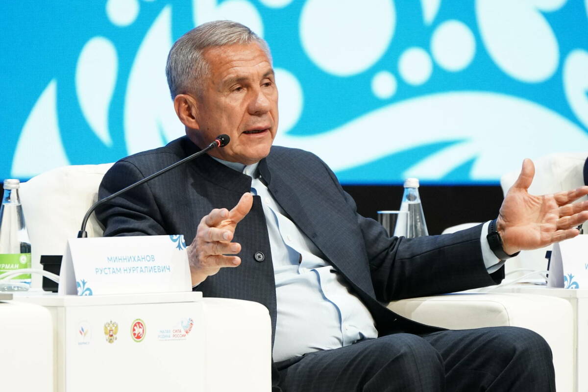 Минниханов призвал создать программу развития для неопорных населенных пунктов