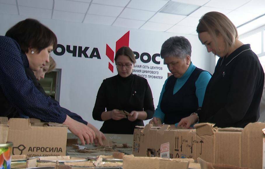 Ученики с педагогами Большого Кукмора сделали более 350 блиндажных свечей для СВО