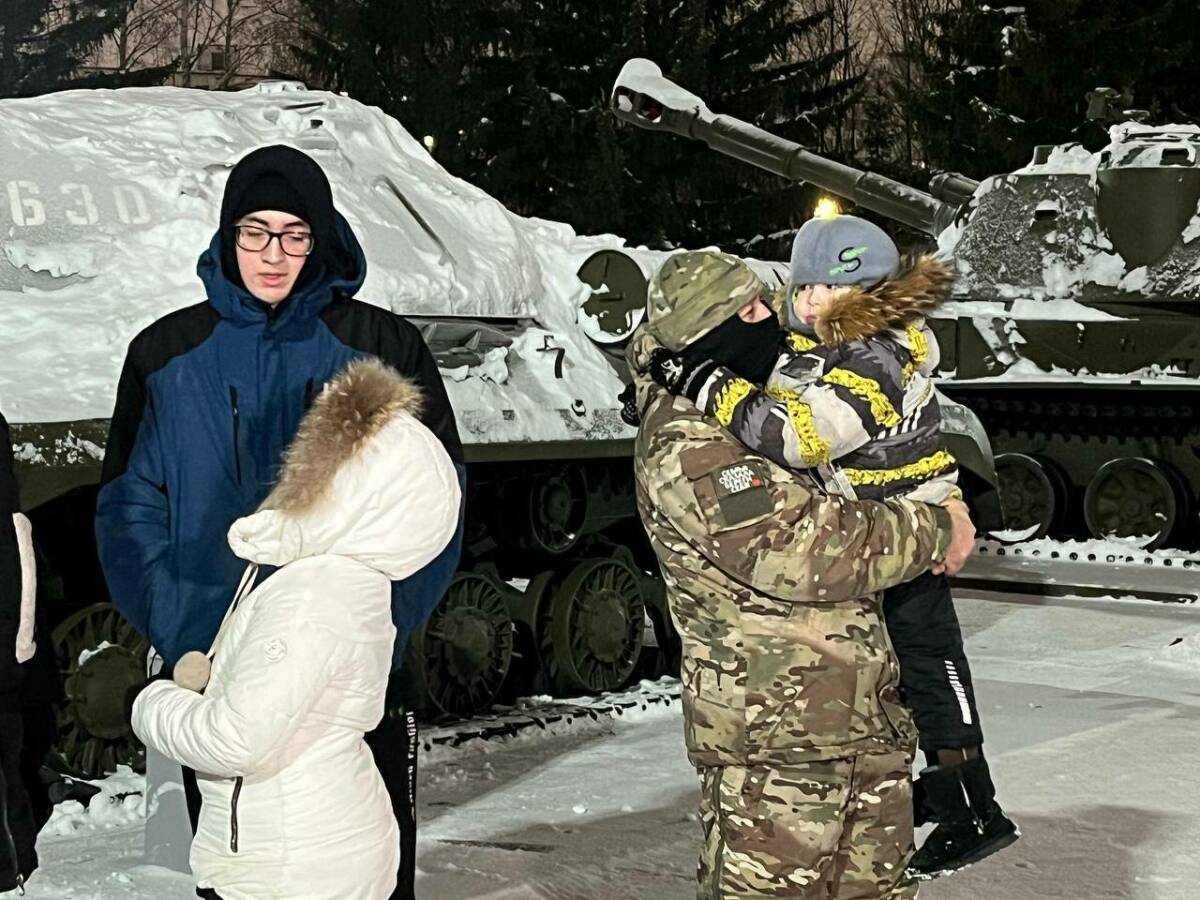 «Ради семьи, чтобы жили в достатке»: многодетный отец из Тукаевского района служит на СВО