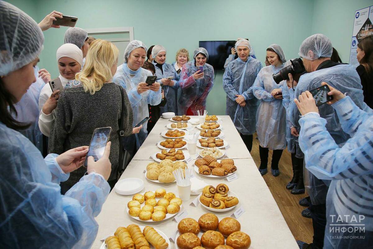 Компания «Бахетле» пригласила родителей школьников Нижнекамска на фабрику полуфабрикатов
