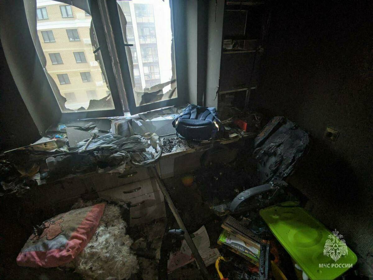 В одной из многоэтажек Челнов загорелась квартира, мужчина с ребенком в больнице