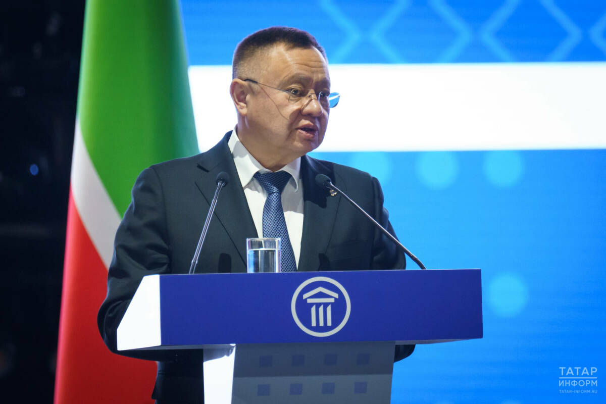 Файзуллин предложил ввести обязательную отработку для выпускников строительных вузов