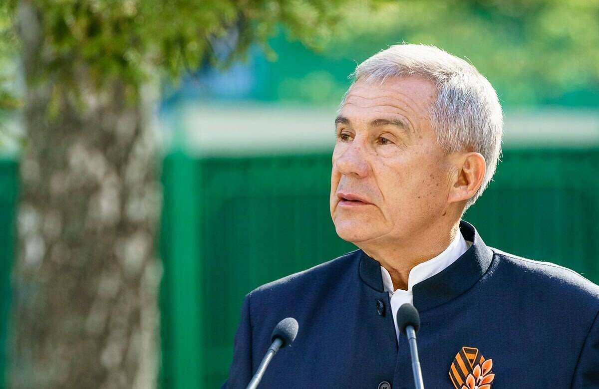 Рустам Минниханов поздравил старшее поколение с Международным днем пожилых людей