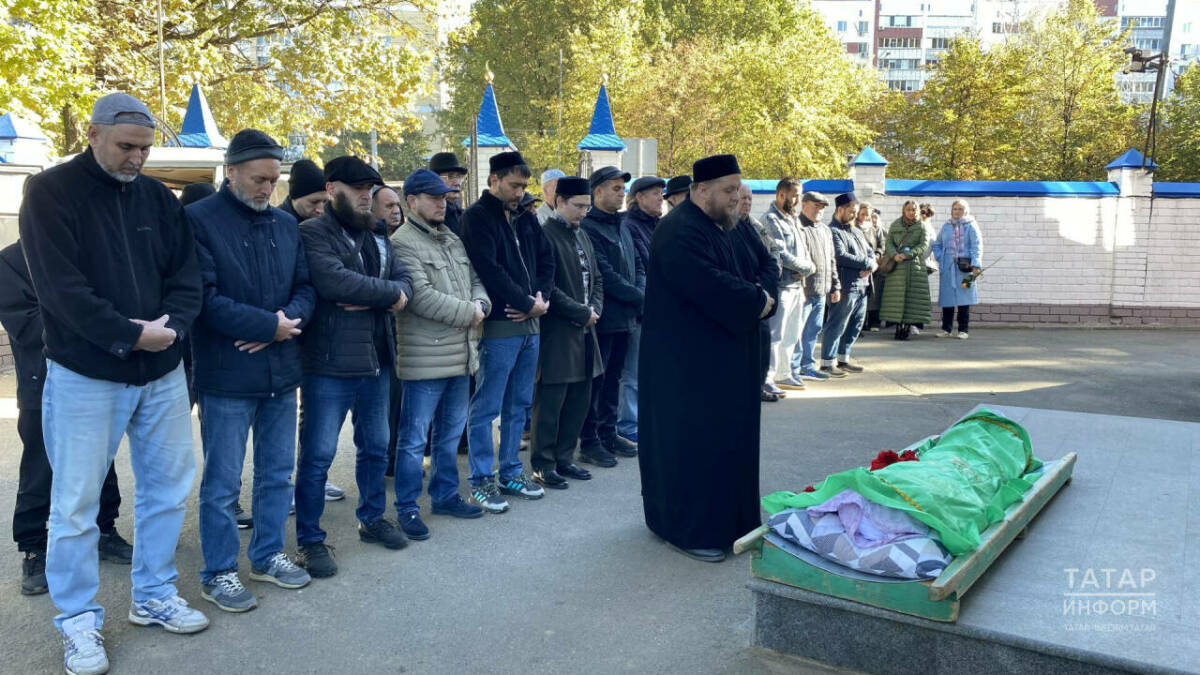 В Казани простились с руководителем ансамбля «Казан утлары» Каримом Габидуллиным