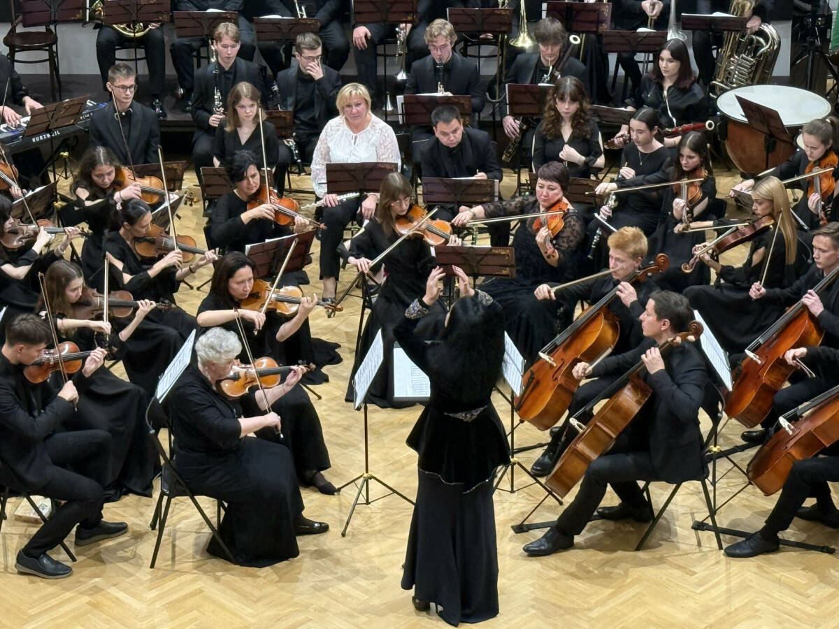 Молодежный симфонический оркестр «Новая музыка» представил парад солистов