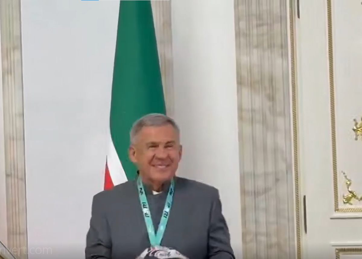 ДжейПи Нил о броске Рустама Минниханова: Отлично, нам как раз не хватает разыгрывающего