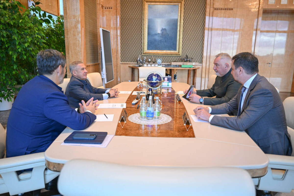 Минниханов обсудил с Рогозиным сотрудничество по ряду направлений