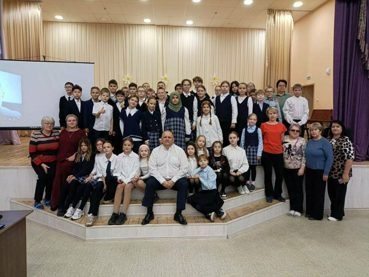 «Помочь может каждый»: школьники Тукаевского района встретились с активистом СВО