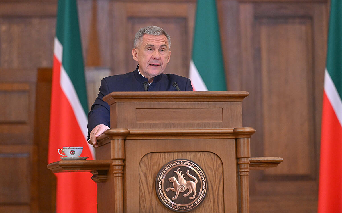 Первые заявления Минниханова Госсовету РТ: память о героях и премия «Добрый Татарстан»