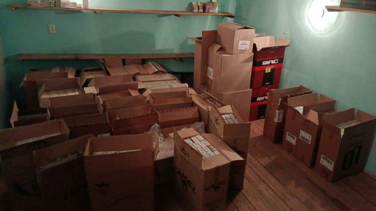 Двоих казанцев задержали за продажу крупной партии сигарет без маркировки