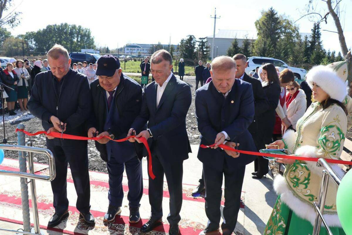 Топилин принял участие в открытии пункта обслуживания населения в Дрожжановском районе РТ