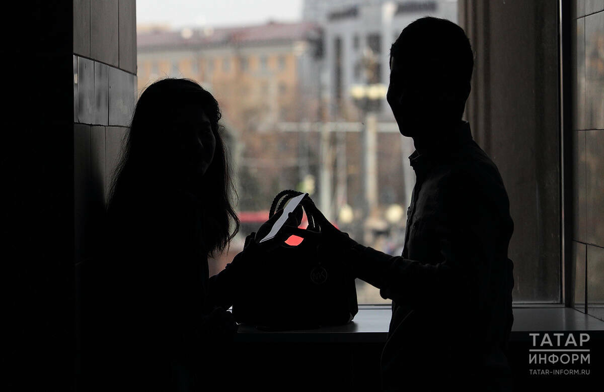 Ищут отношения или интим, а находят мошенников: о том, как обманывают на сайтах знакомств