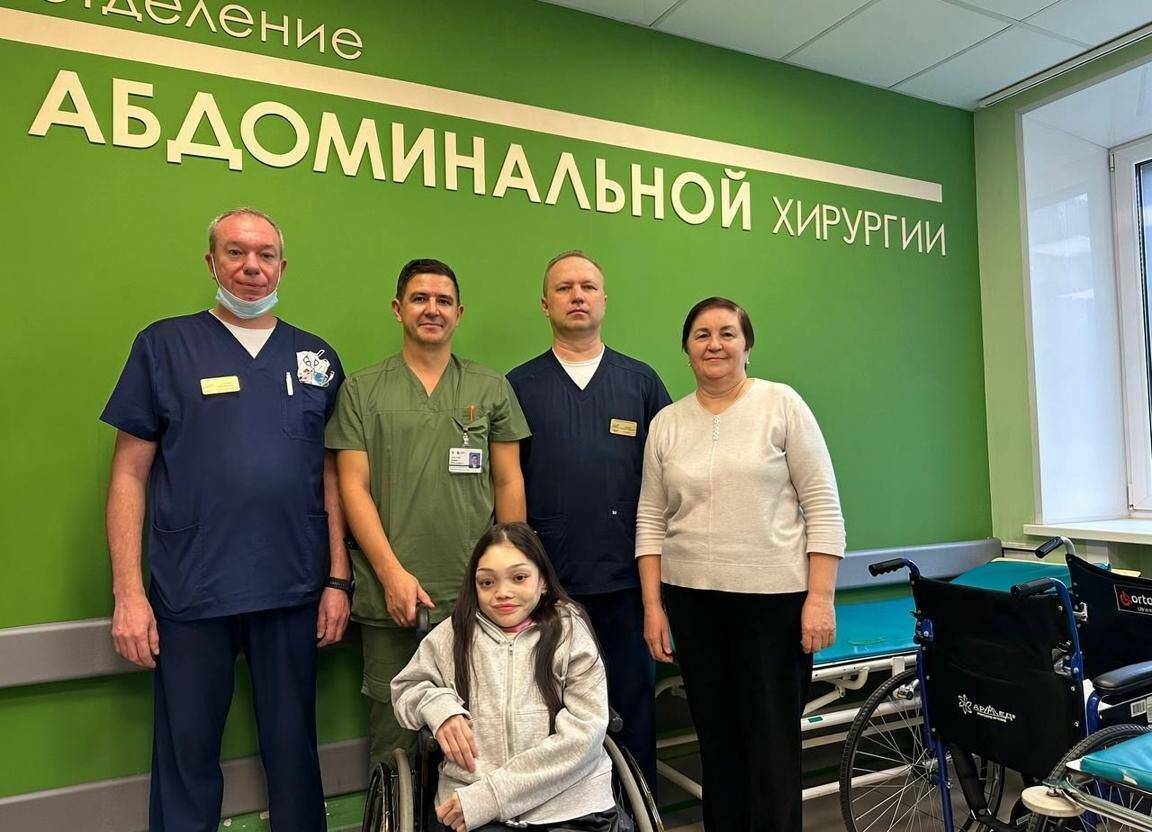 Врачи РКБ и ДРКБ удалили желчный пузырь у девушки с редким синдромом поражения костей