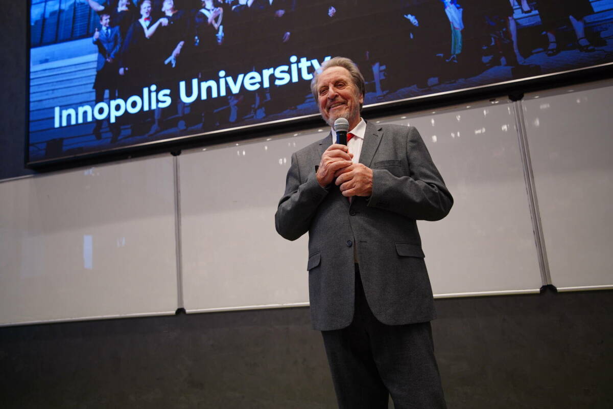 Чак-чак, Иннополис и спор с Илоном: как Эррол Маск провел день в Татарстане