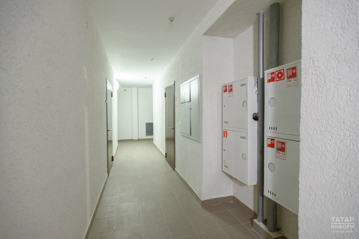 Юрист Соловьев объяснил, вправе ли жильцы устанавливать камеры в подъезде