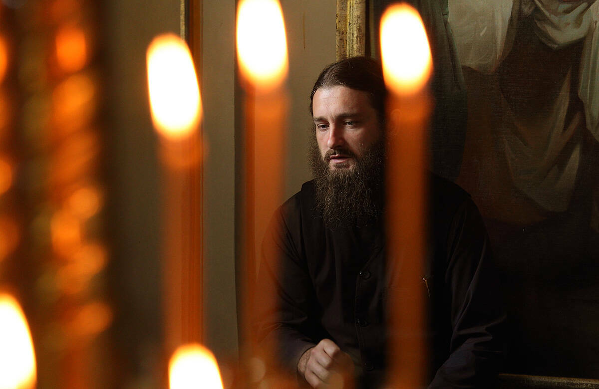 «Монахи – это духовный спецназ»: батюшка о том, почему в монастырь не уходят, а приходят