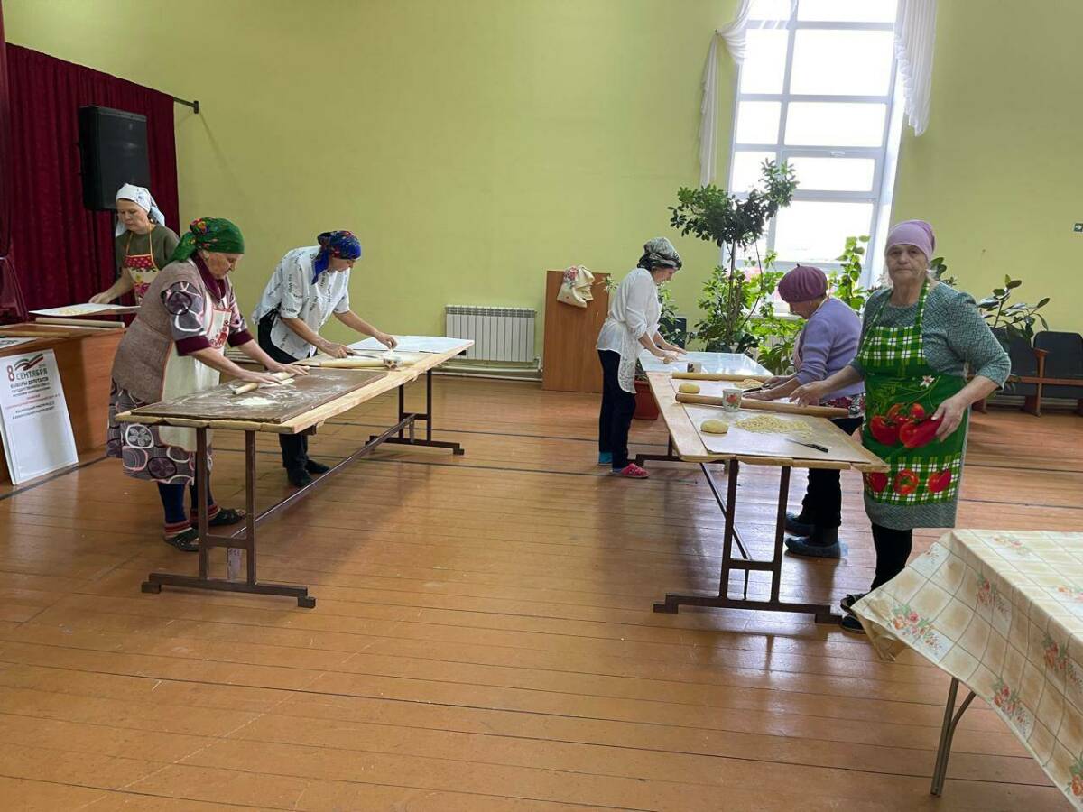 С теплом родного села: женщины Актанышского района поддержали бойцов СВО