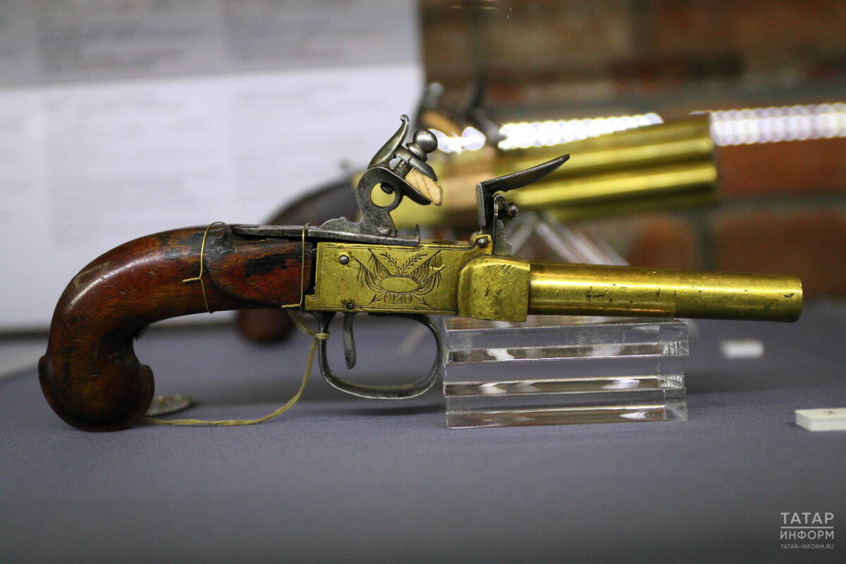 От метательных колец до портсигара-пистолета: в Казани открылась мужская выставка