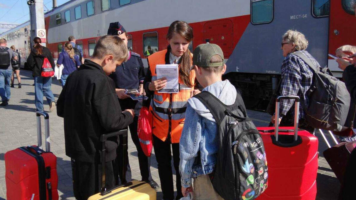 «Уступи дорогу поездам!»: почти 40 тыс. детей и родителей узнали о безопасности на ЖД