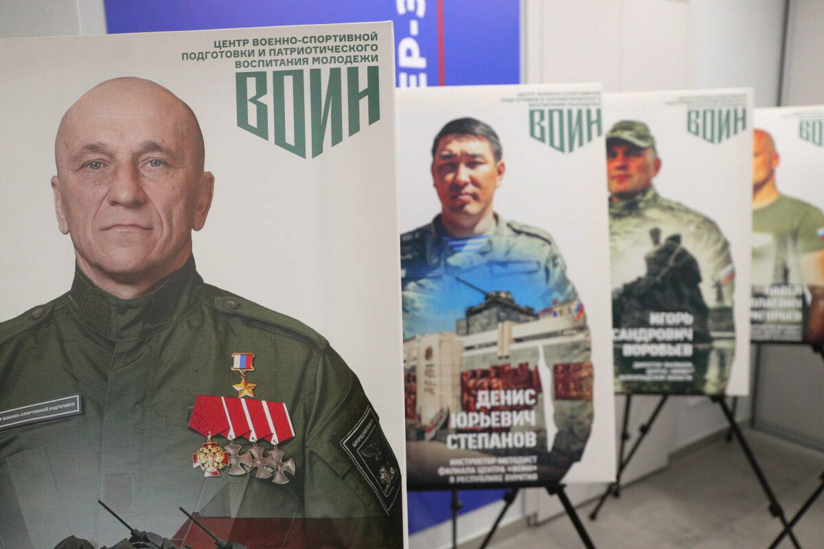 «Эти работы объедут всю республику»: в Казани открылась фотовыставка «Зал ВОИНской славы»