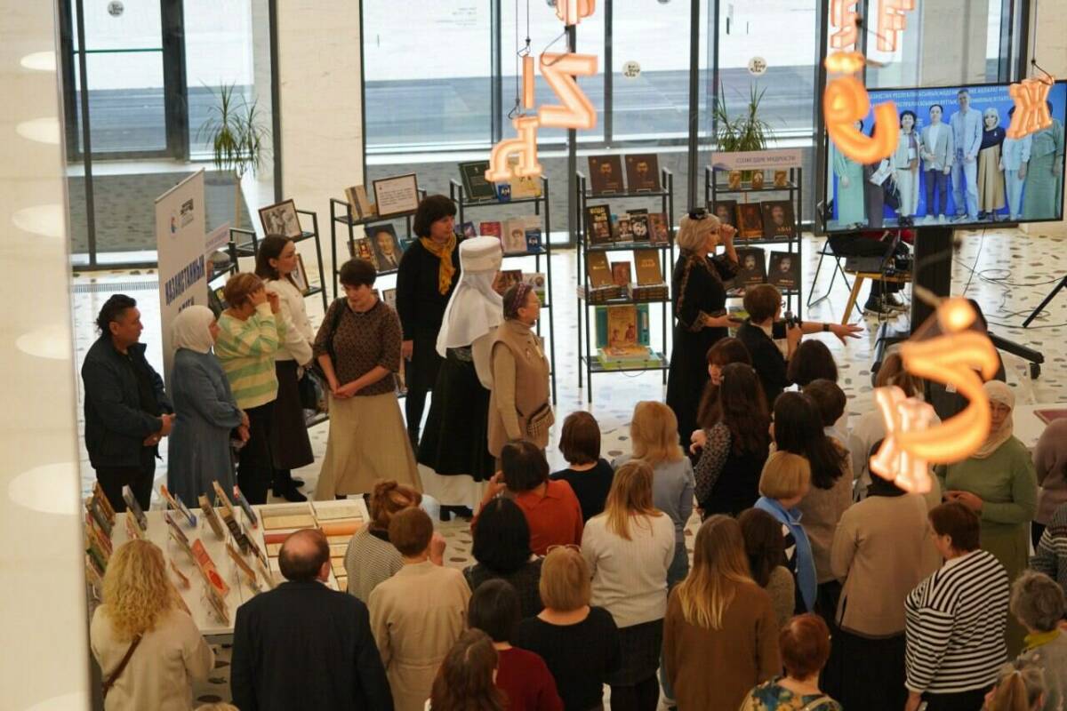 В Национальной библиотеке РТ открылась выставка «Литературный небосклон Казахстана»