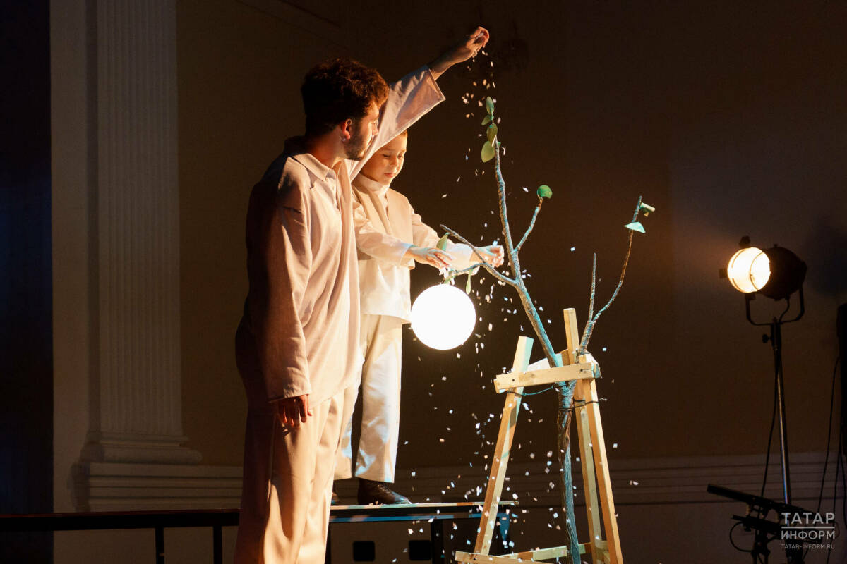 «Мелодия жизни»: Первый спектакль про Роберта Миннуллина в Татарстане