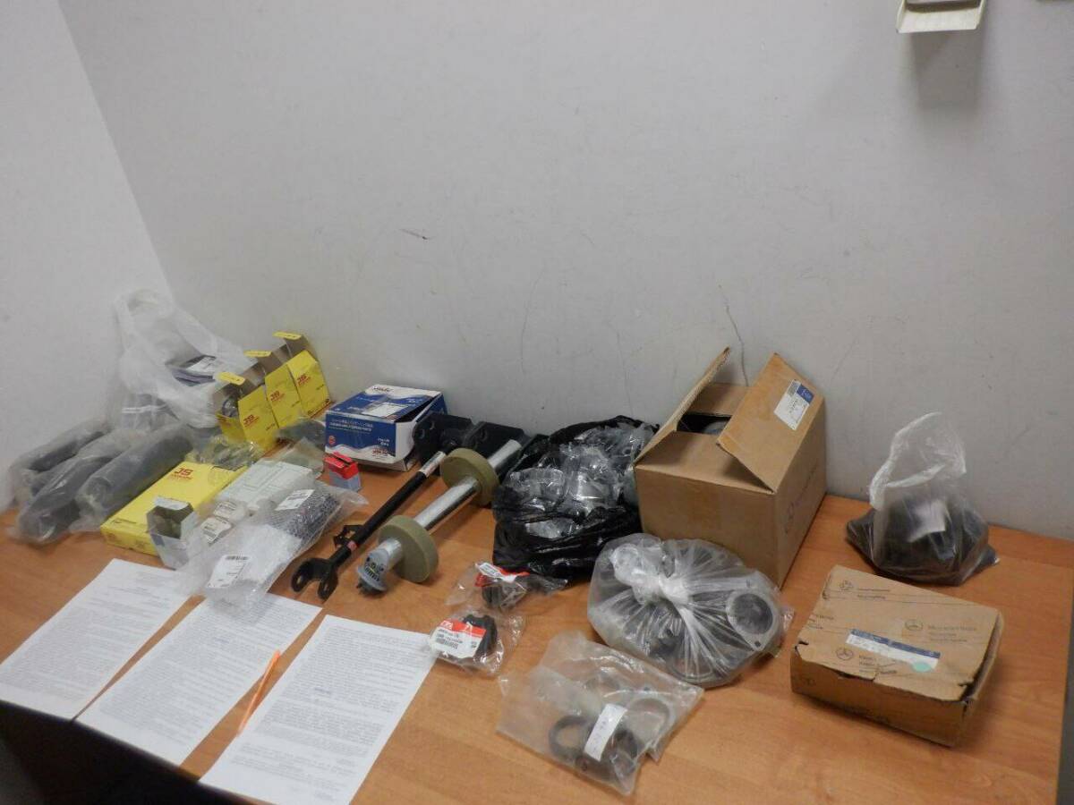 В Татарстане таможенники изъяли партию автозапчастей у пассажиров из Ашхабада