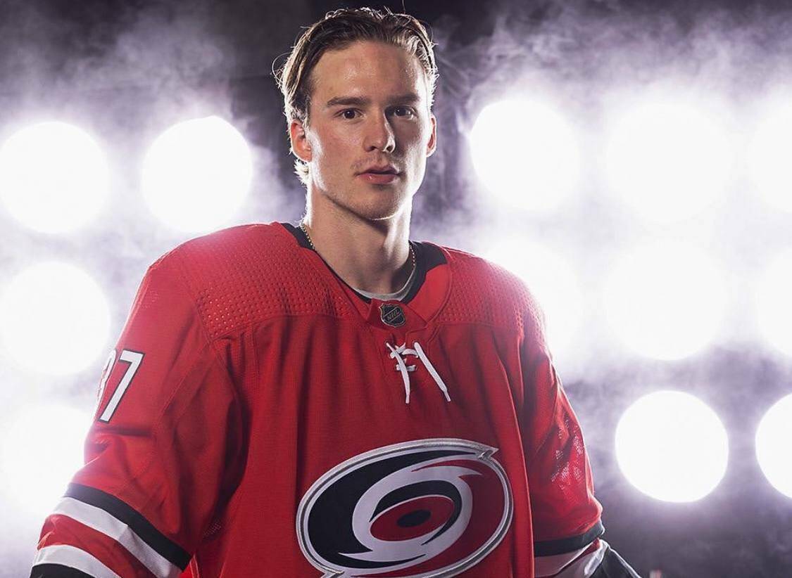 Свечникова наконец прорвало в новом сезоне НХЛ: не повторит Андрей ли путь старшего брата