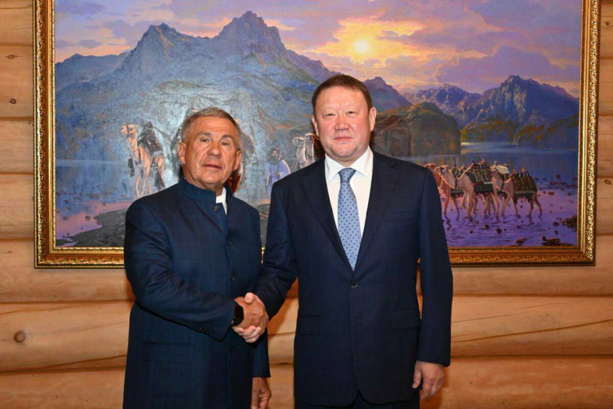 Минниханов в Казахстане встретился с акимом Костанайской области