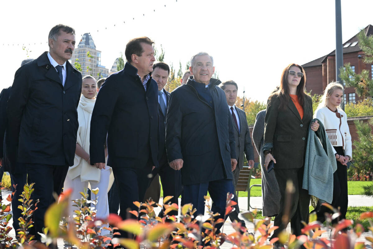 Рустам Минниханов осмотрел обновленный Дом учителя в Казани