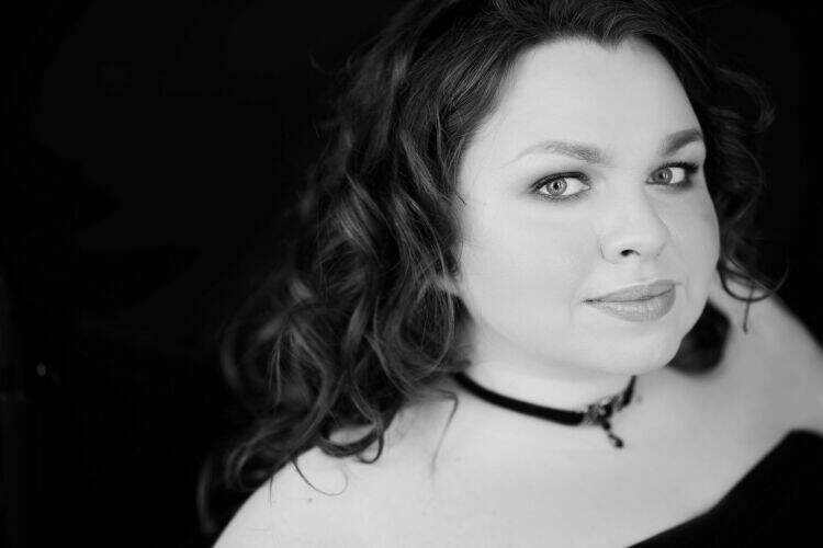 На 39-м году жизни скончалась казанская поэтесса Александра Кашина