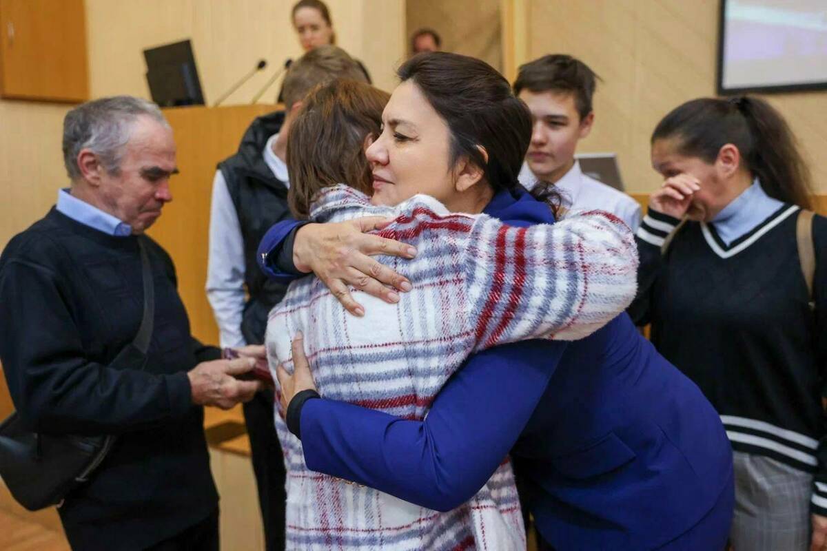 «До конца остались верны присяге и Родине»: Хабутдинова передала награды альметьевцам