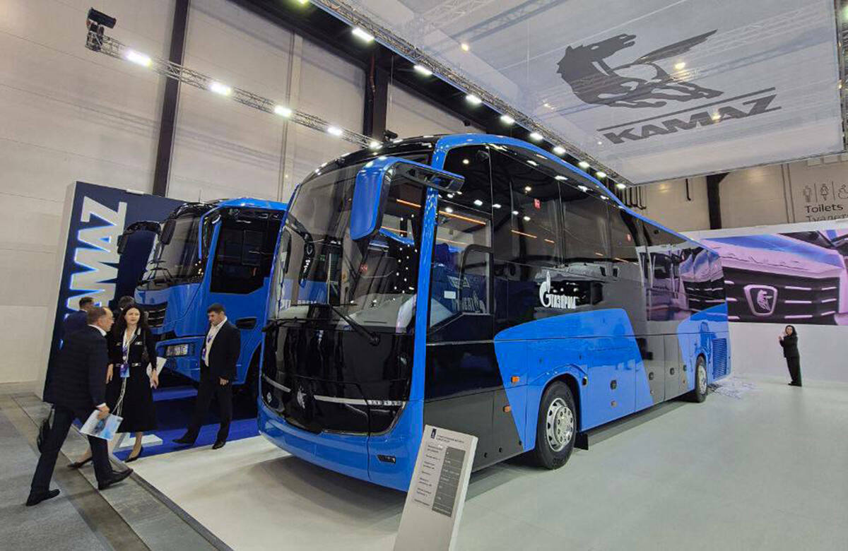 КАМАЗ представил на ПМГФ-2025 новый туристический автобус
