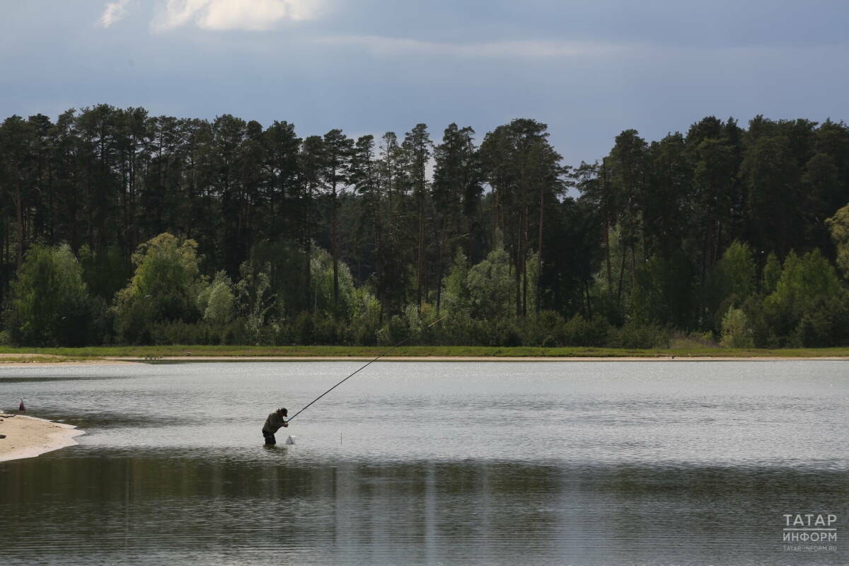 В Великобритании рыбаки поймали на удочку акулу весом 225 кг