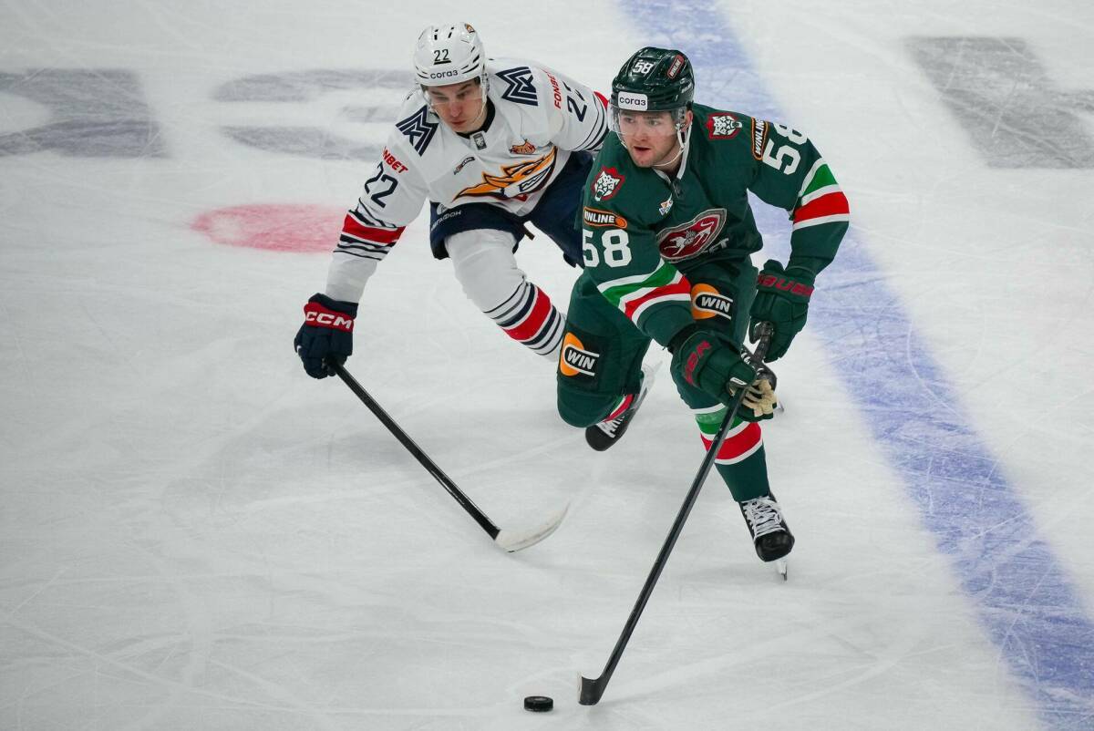 Митчел Миллер лучший защитник месяца по мнению КХЛ