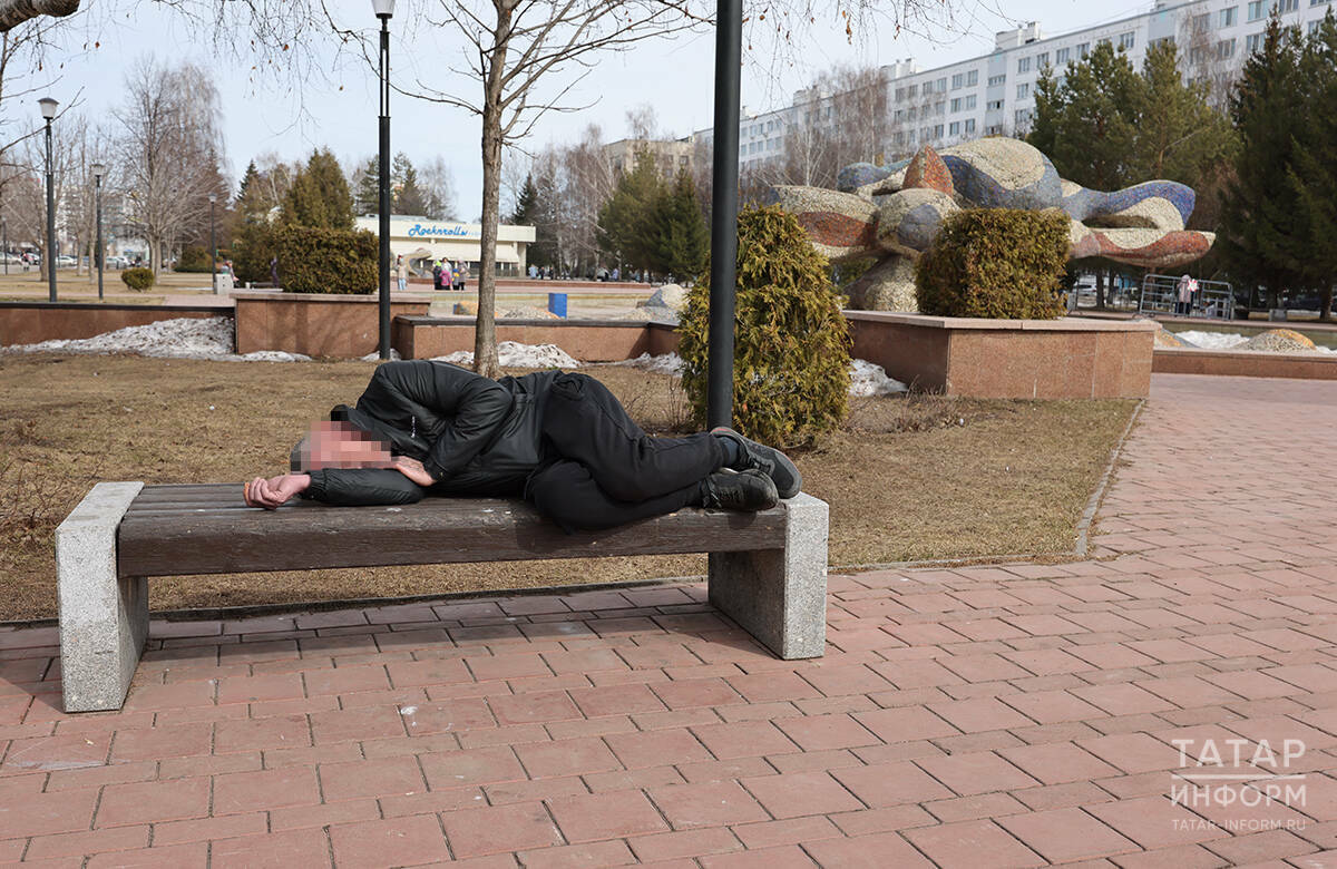 «Больше тысячи детей остались с родителями»: как в РТ помогают семьям алкозависимых