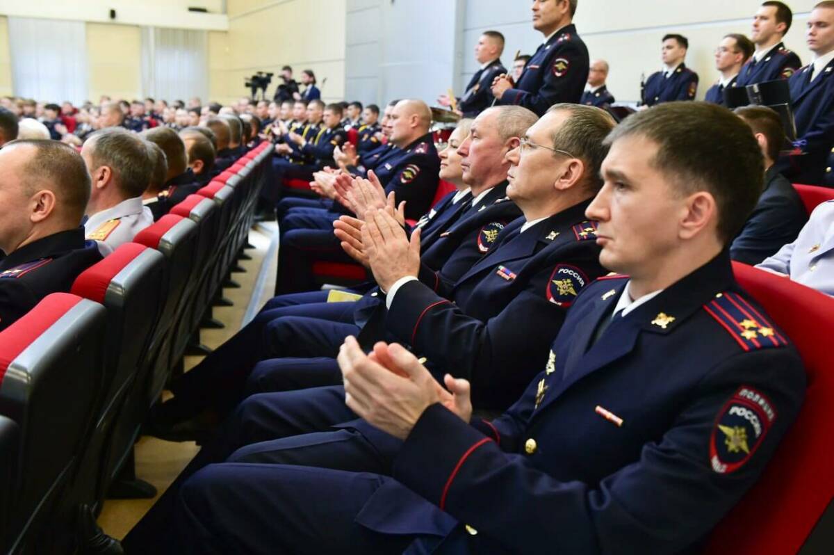 «Наши полицейские отличаются верностью долгу»: в РТ поздравили сотрудников МВД