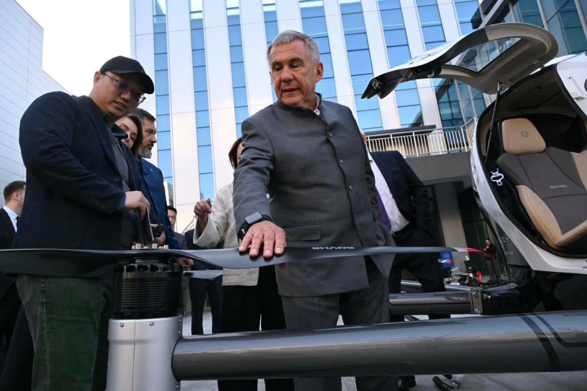 Минниханов ознакомился с инновационными разработками в индустриальном парке в Хучжоу