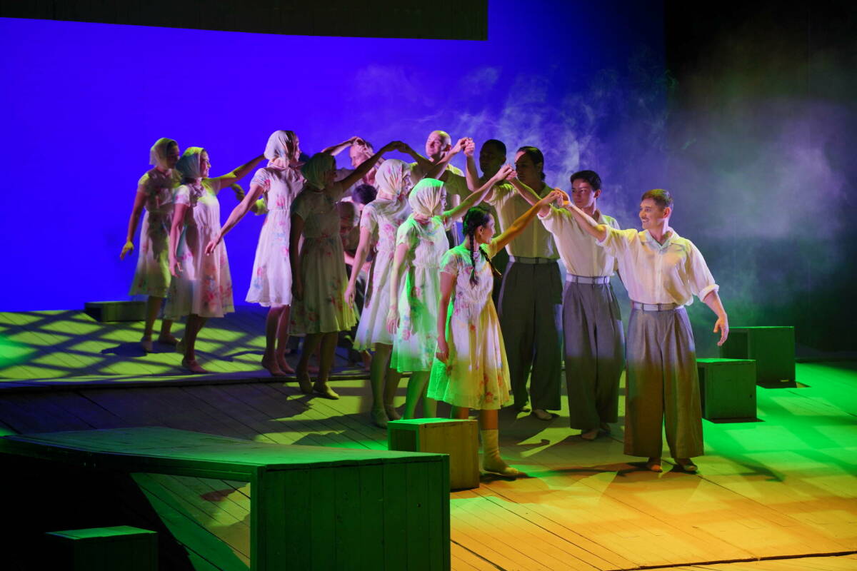 Башдрамтеатр показал спектакль «Не успела сказать «люблю» в Театре Камала