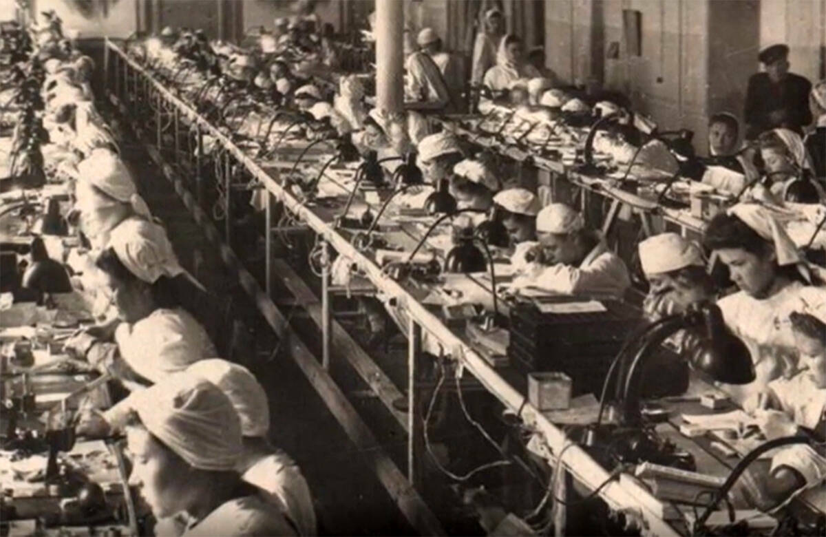 Минниханов присвоил часовому заводу в Чистополе звание «Предприятие трудовой доблести»