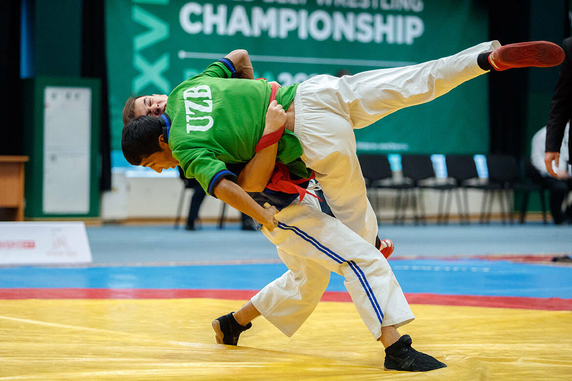 Чемпионат мира по борьбе на поясах: покорят ли татарстанцы золото куреша в ОАЭ