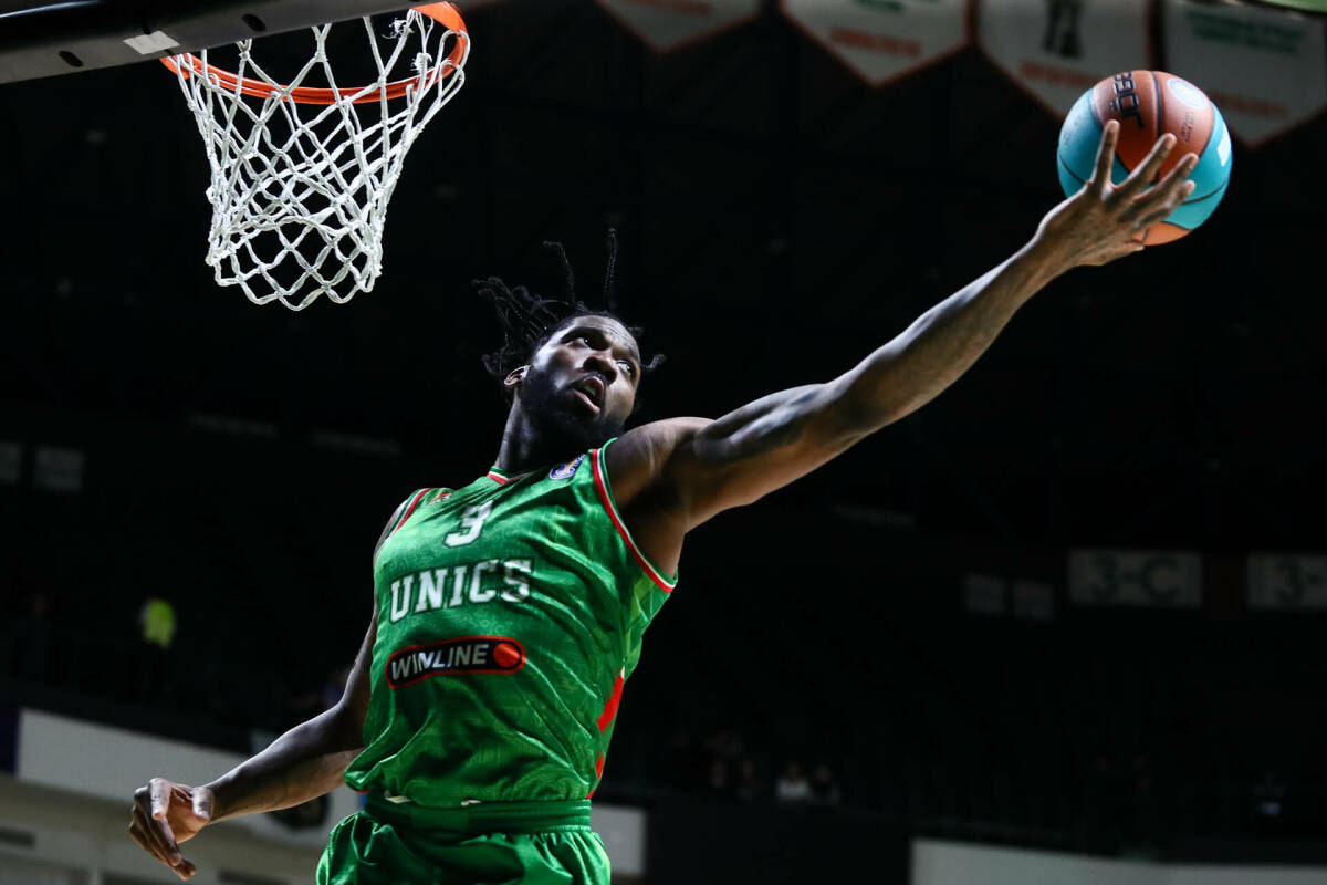 УНИКС обыграл «Енисей» в Единой лиге, выйдя в майках с изображением Брайса