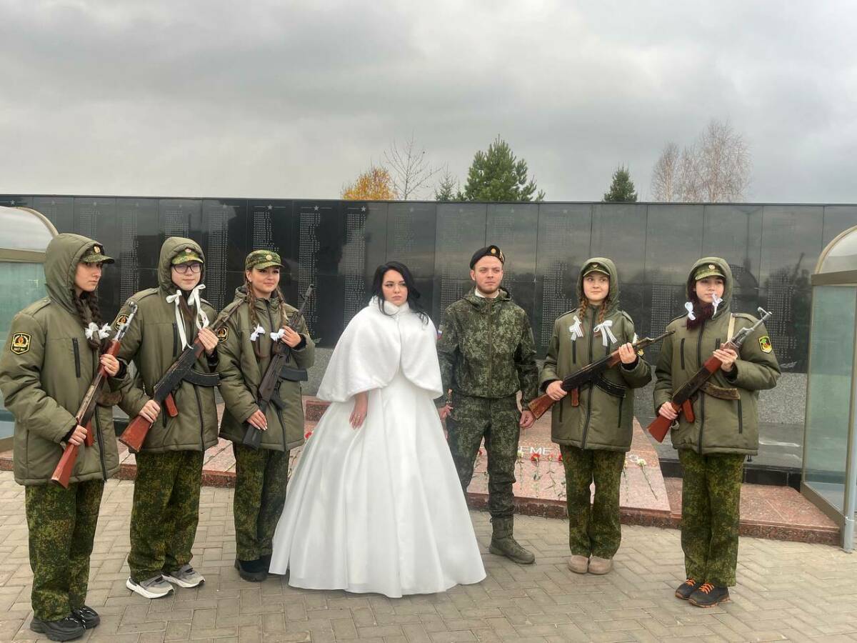 «Горжусь, люблю»: боец СВО из ЯНАО расписался с избранницей в Челнах