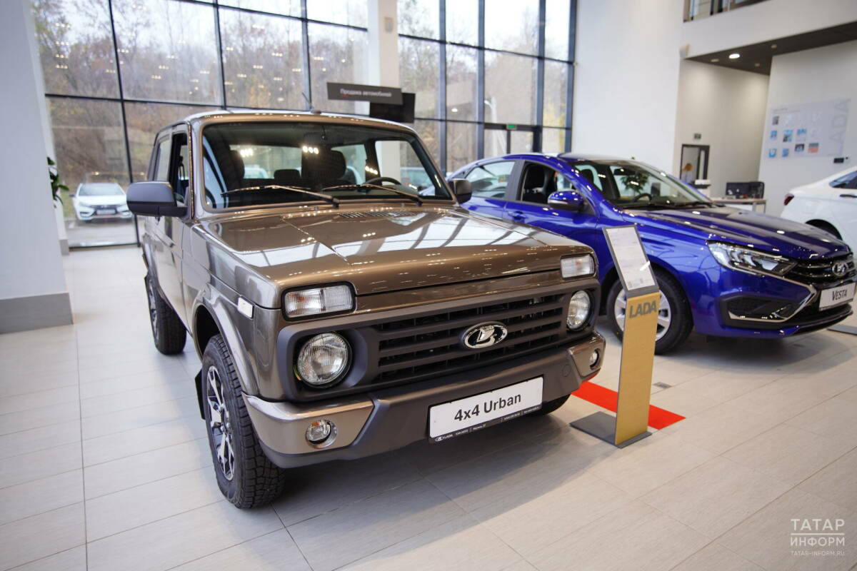 Максим Соколов заявил о необходимости повысить цены на «Ладу»