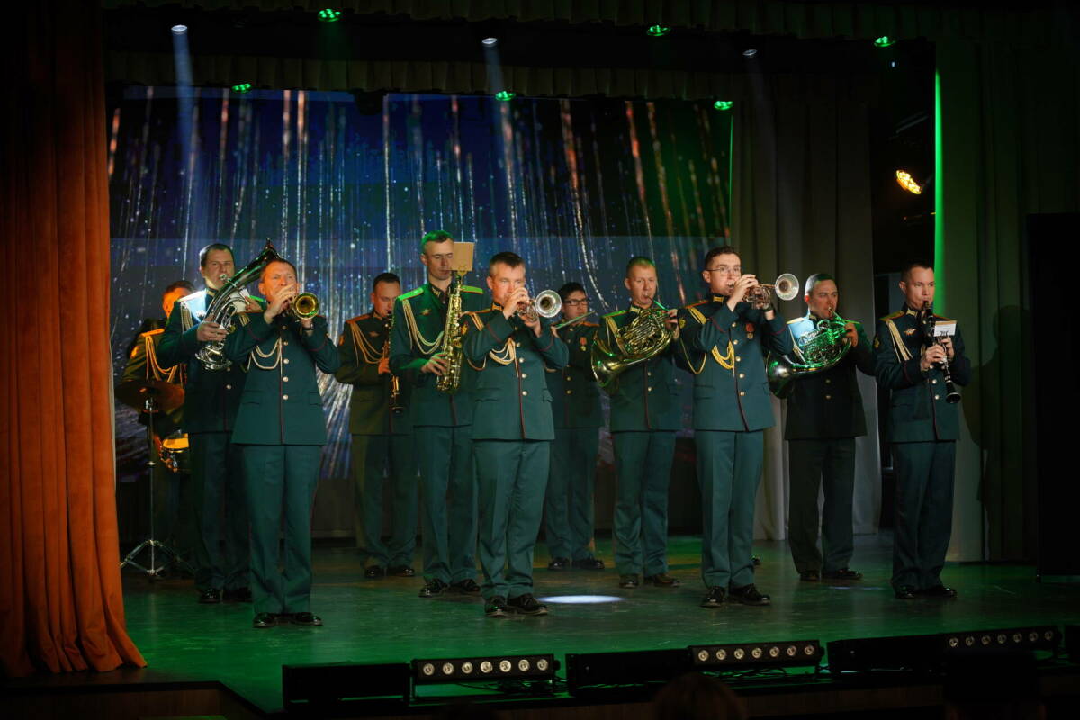 Спасатели, волонтеры, ученые: в Казани наградили 75 «героев нашего времени»