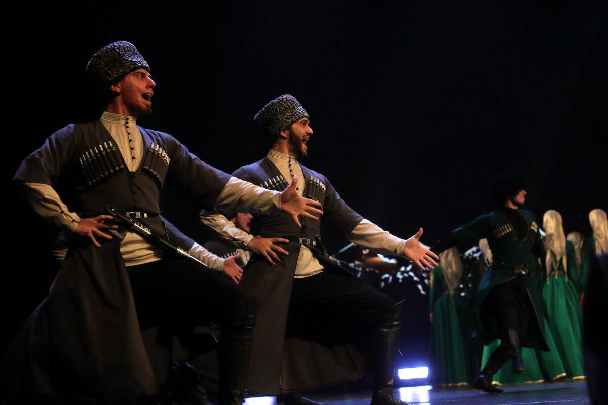 На сцене театра Тинчурина представили народную чеченскую культуру