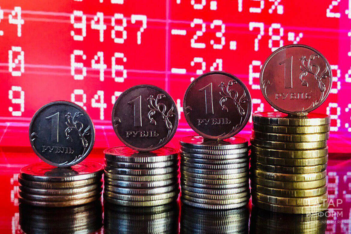Курс евро на межбанке впервые с 10 июля опустился ниже 90 рублей