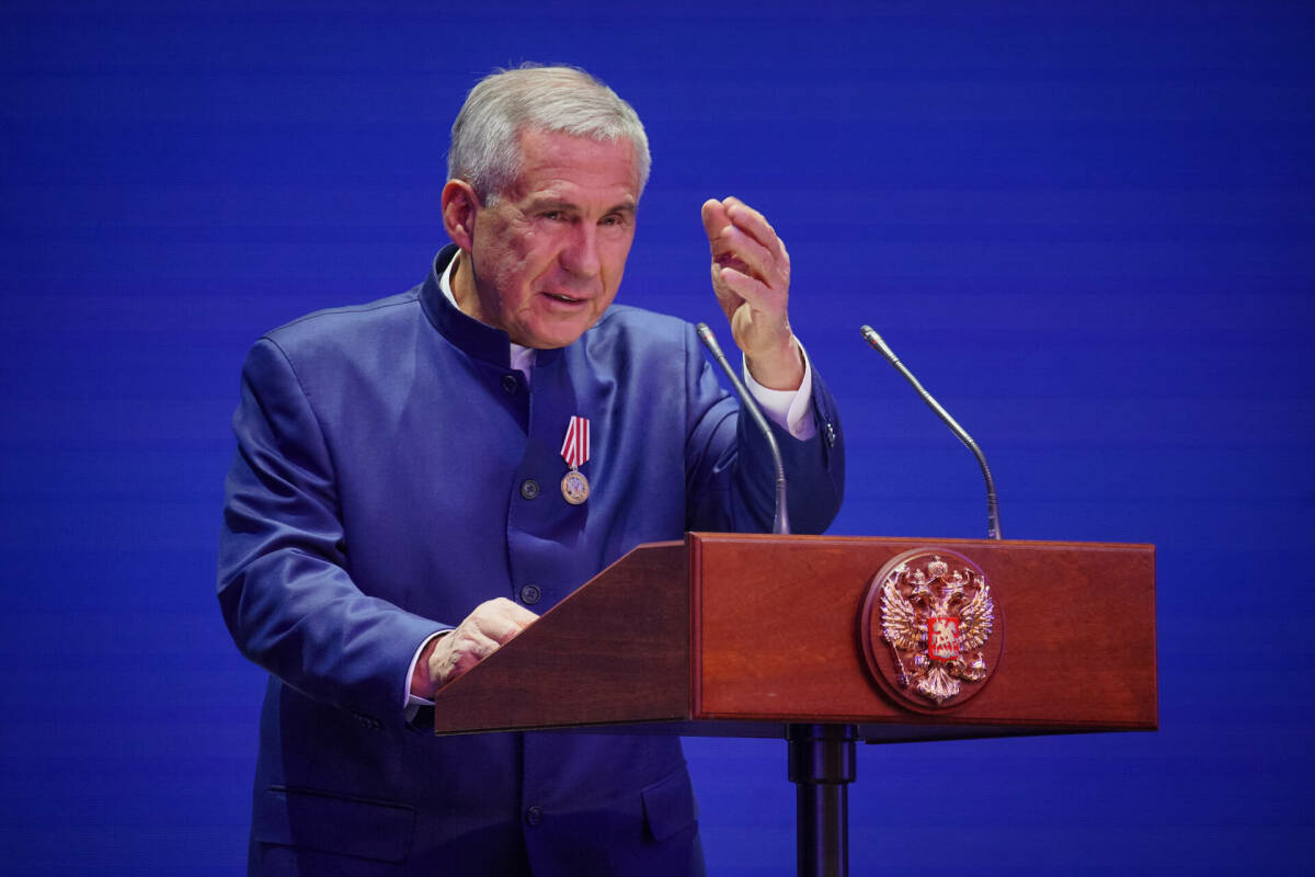 Минниханов: Татарстан по объему налоговых доходов занимает первую позицию в ПФО